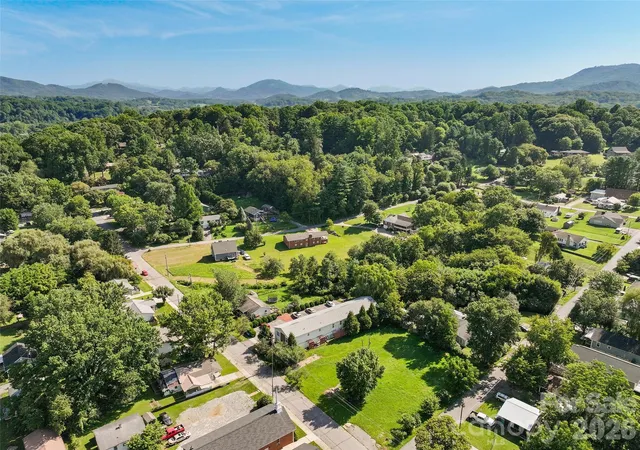 23rd image of 237 Camelot Dr #B, Waynesville, NC 28786 | MLS# 4410638