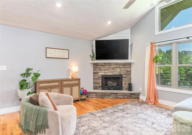 Photo 3 of Single family home for sale at 68 Clear View Dr, Mars Hill, NC 28754 | MLS# 4410650 | Listing updated on 2026-09-17