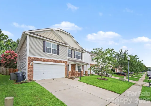 2nd image of 13827 Allison Forest Trl, Charlotte, NC 28278 | MLS# 4410675