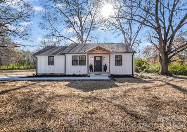 2nd image of 1325 W Nc Hwy 150 Hwy, Lincolnton, NC 28092 | MLS# 4410681