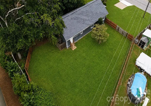 Photo 4 of Single family home for sale at 1104 Poston Cir, Gastonia, NC 28054 | MLS# 4410688 | Listing updated on 2026-09-19