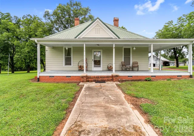 Photo 3 of Single family home for sale at 2416 Nc 109 Hwy S, Wadesboro, NC 28170 | MLS# 4410703 | Listing updated on 2026-08-10