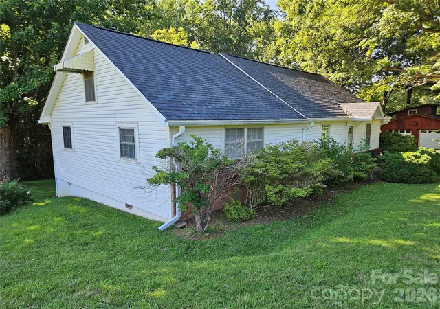 Photo 2 of Single family home for sale at 5086 Burkemont Rd, Morganton, NC 28655 | MLS# 4410756 | Listing updated on 2026-09-26