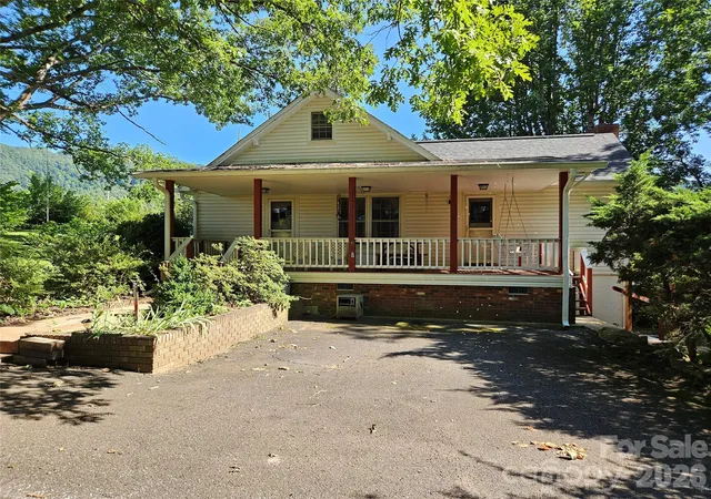 Photo 3 of Single family home for sale at 5086 Burkemont Rd, Morganton, NC 28655 | MLS# 4410756 | Listing updated on 2026-09-26