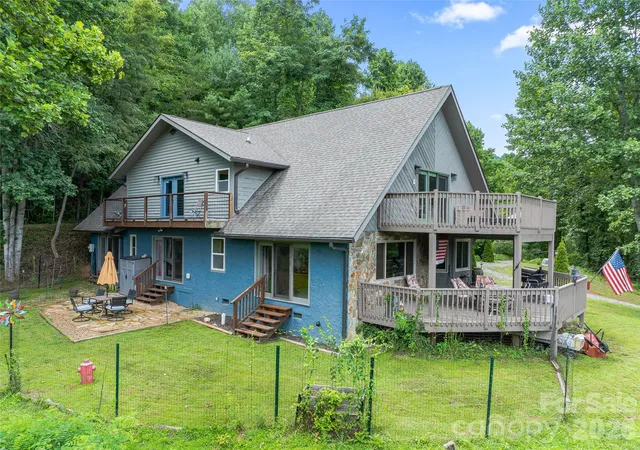 Photo 5 of Single family home for sale at 152 Worley Cvs Rd, Leicester, NC 28748 | MLS# 4410776 | Listing updated on 2026-09-03