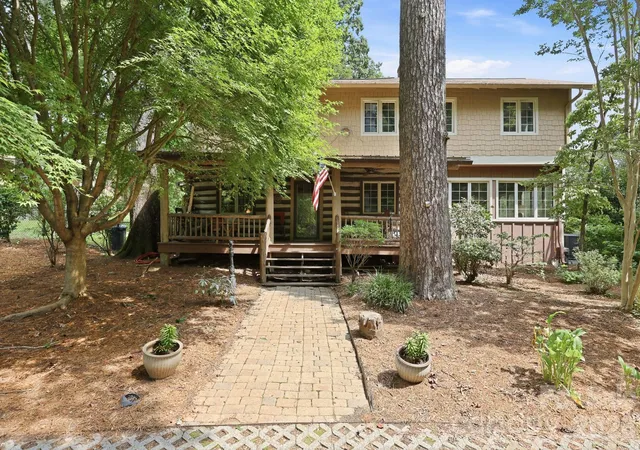 Photo 4 of Single family home for sale at 1925 Laurel Park Hwy, Hendersonville, NC 28739 | MLS# 4410805 | Listing updated on 2026-08-22