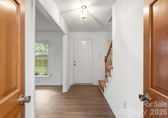 Photo 3 of Single family home for sale at 10211 Meadow Holw Dr, Mint Hill, NC 28227 | MLS# 4410813 | Listing updated on 2026-10-05