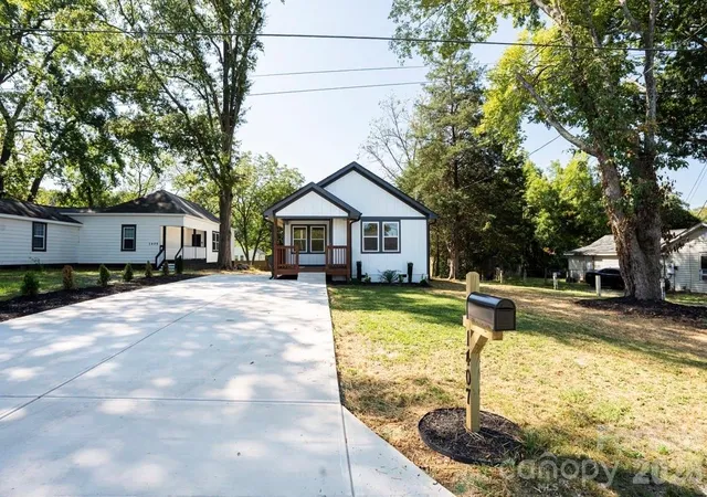 Photo 3 of Single family home for sale at 1407 Birch St, Kannapolis, NC 28081 | MLS# 4410819 | Listing updated on 2026-09-20