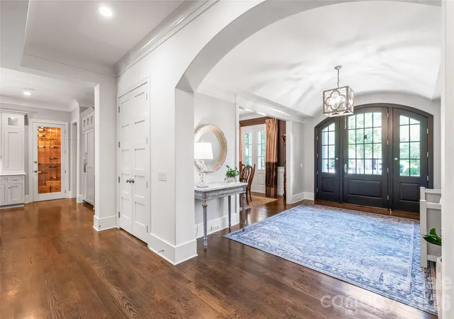 Photo 2 of Mansion for sale at 2800 Wintergreen Dr, Charlotte, NC 28211 | MLS# 4410831 | Listing updated on 2026-10-07