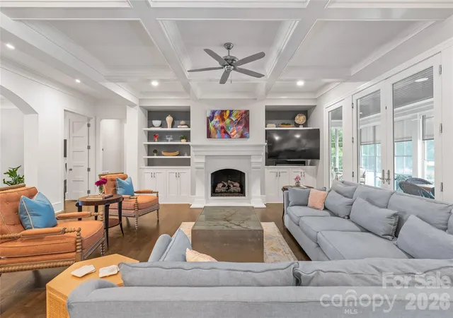 Photo 3 of Mansion for sale at 2800 Wintergreen Dr, Charlotte, NC 28211 | MLS# 4410831 | Listing updated on 2026-10-07