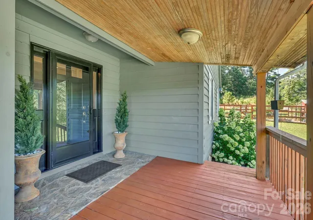 Photo 5 of Single family home for sale at 170 Bull Crk Rd, Mars Hill, NC 28754 | MLS# 4410836 | Listing updated on 2026-08-11