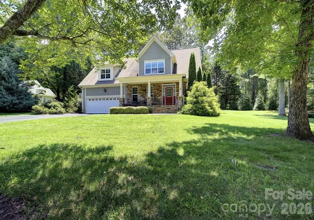 3rd image of 212 Tall Timbers Trl, Hendersonville, NC 28792 | MLS# 4410837