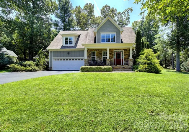 4th image of 212 Tall Timbers Trl, Hendersonville, NC 28792 | MLS# 4410837