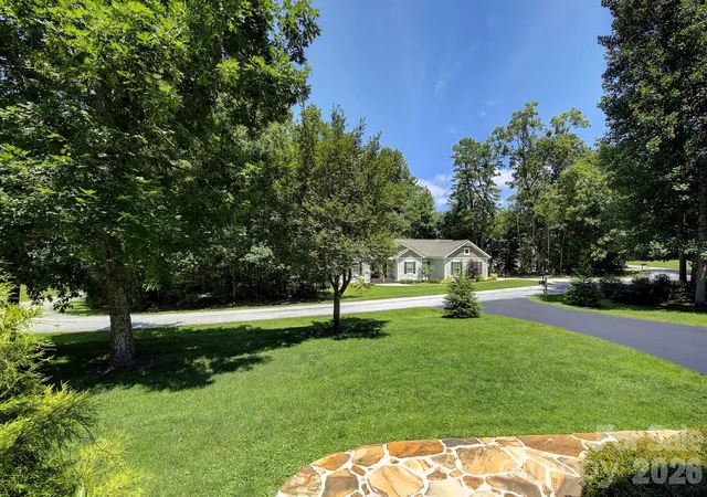 5th image of 212 Tall Timbers Trl, Hendersonville, NC 28792 | MLS# 4410837