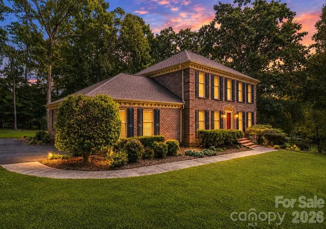 1st image of 3906 Wandering Ln Ne, Hickory, NC 28601 | MLS# 4410839