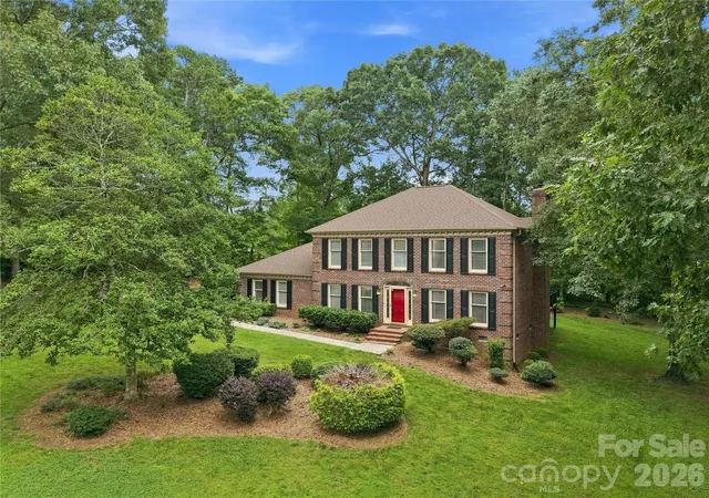 2nd image of 3906 Wandering Ln Ne, Hickory, NC 28601 | MLS# 4410839