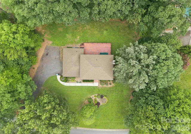 40th image of 3906 Wandering Ln Ne, Hickory, NC 28601 | MLS# 4410839