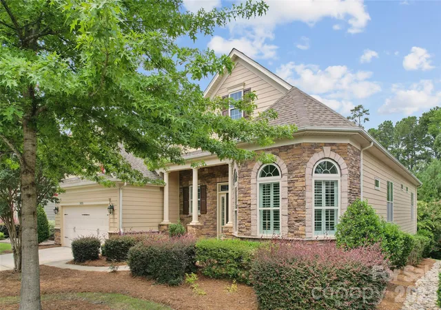 Photo 1 of Single family home for sale at 16826 Coves Edge Ln, Charlotte, NC 28278 | MLS# 4410840 | Listing updated on 2026-08-27