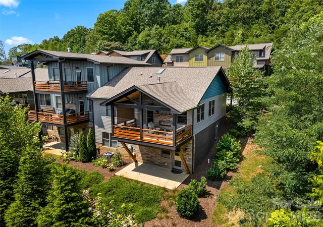 2nd image of 409 Kessler Pl, Asheville, NC 28804 | MLS# 4410858