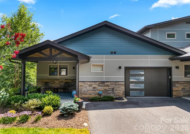 Photo 3 of Townhouse for sale at 409 Kessler Pl, Asheville, NC 28804 | MLS# 4410858 | Listing updated on 2026-09-25