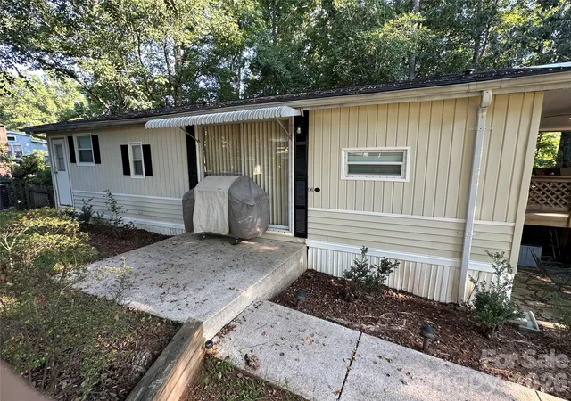 2nd image of 111 Hickory Cir, New London, NC 28127 | MLS# 4410881