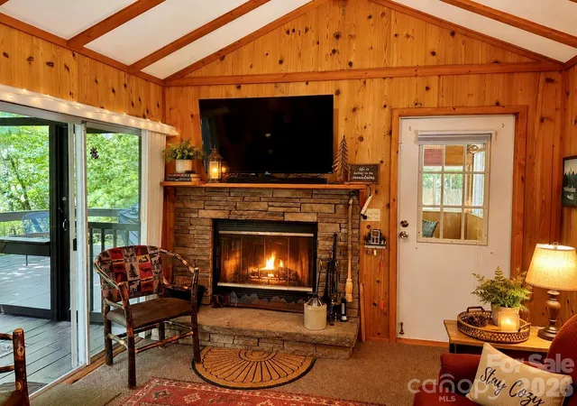 Photo 4 of Single family home for sale at 21 Bear Cub Dr, Spruce Pine, NC 28777 | MLS# 4410886 | Listing updated on 2026-08-31
