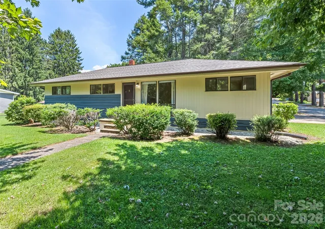 Photo 3 of Single family home for sale at 713 Brown Ave, Waynesville, NC 28786 | MLS# 4410892 | Listing updated on 2026-10-07
