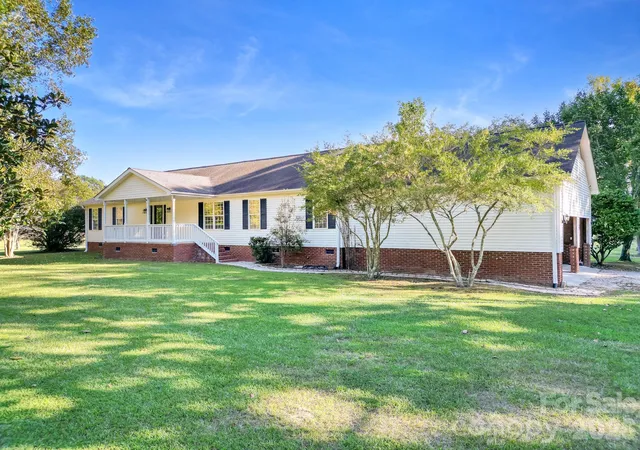 Photo 1 of Single family home for sale at 2716 Camp Crk Rd, Lancaster, SC 29720 | MLS# 4410898 | Listing updated on 2026-08-26