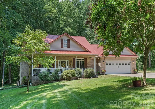 1st image of 2017 Cameron Heights Cir, Denver, NC 28037 | MLS# 4410904