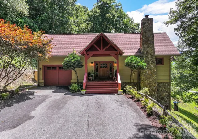 Photo 2 of Single family home for sale at 270 Par 3 Rd, Whittier, NC 28789 | MLS# 4410907 | Listing updated on 2026-08-20