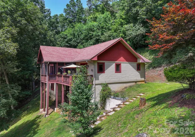Photo 3 of Single family home for sale at 270 Par 3 Rd, Whittier, NC 28789 | MLS# 4410907 | Listing updated on 2026-08-20