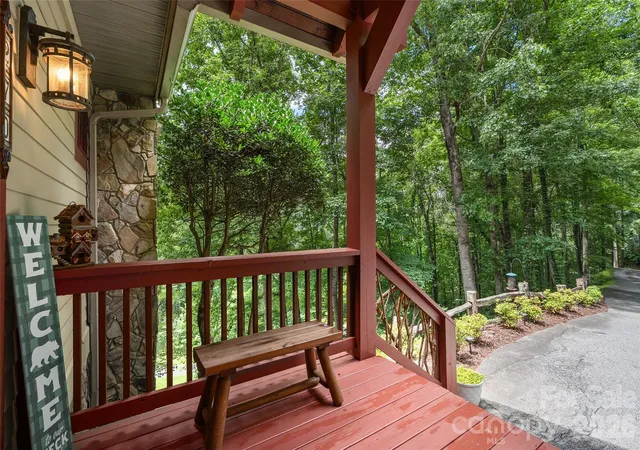 Photo 4 of Single family home for sale at 270 Par 3 Rd, Whittier, NC 28789 | MLS# 4410907 | Listing updated on 2026-08-20