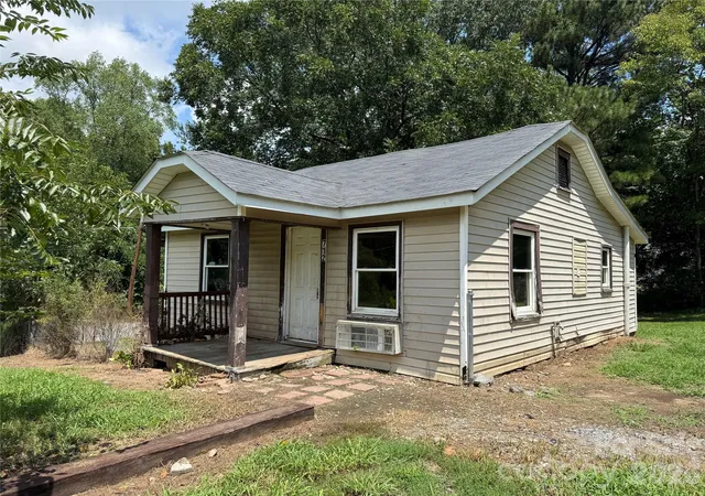 1st image of 712 N Myrtle St, Gastonia, NC 28052 | MLS# 4410939