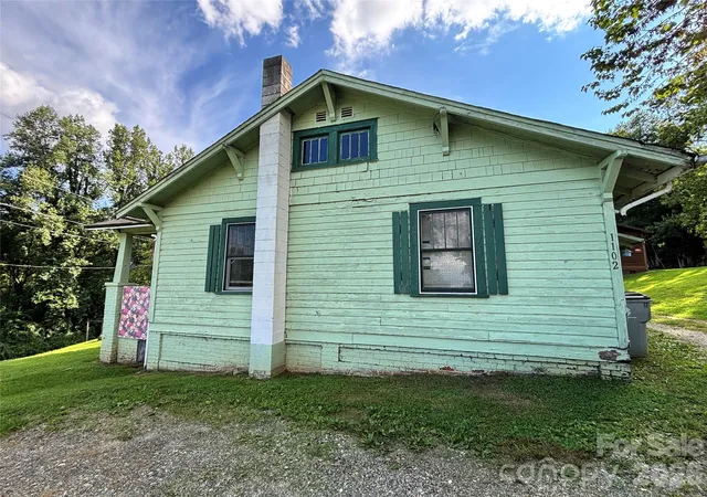2nd image of 1102 Regal Pl Nw, Lenoir, NC 28645 | MLS# 4410946