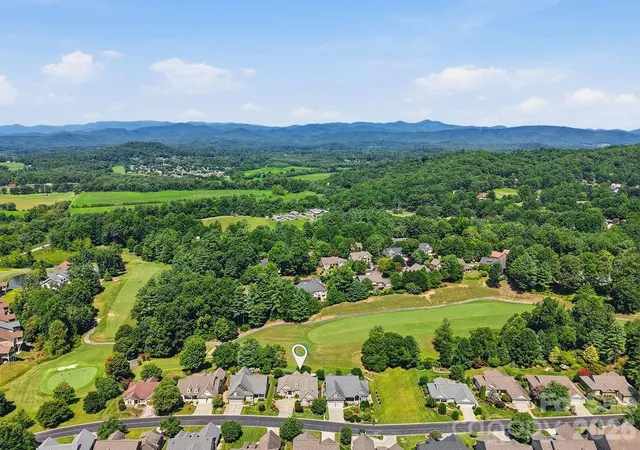 2nd image of 134 Whistlewood Ln, Hendersonville, NC 28739 | MLS# 4410970
