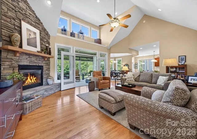 4th image of 134 Whistlewood Ln, Hendersonville, NC 28739 | MLS# 4410970
