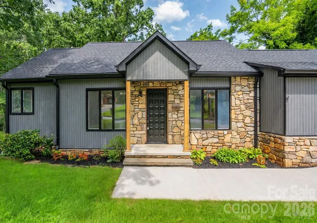 3rd image of 102 Falls St, Morganton, NC 28655 | MLS# 4410971