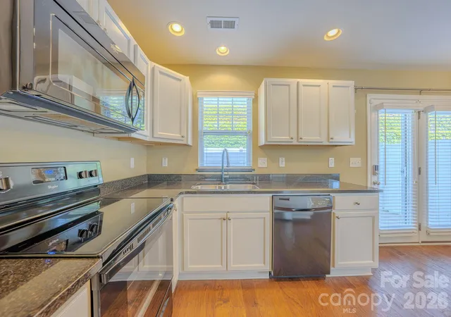 4th image of 19 Barnett Shoals Dr, Weaverville, NC 28787 | MLS# 4410988