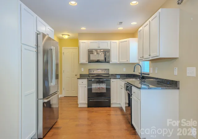 5th image of 19 Barnett Shoals Dr, Weaverville, NC 28787 | MLS# 4410988