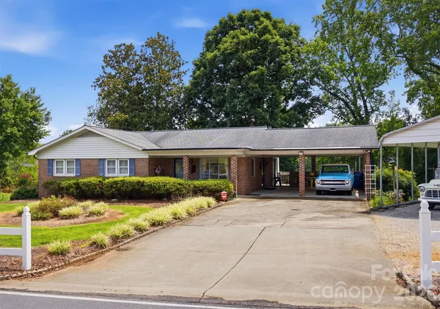 1st image of 2711 Fairway Acres Cir, Lenoir, NC 28645 | MLS# 4410989