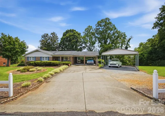 5th image of 2711 Fairway Acres Cir, Lenoir, NC 28645 | MLS# 4410989