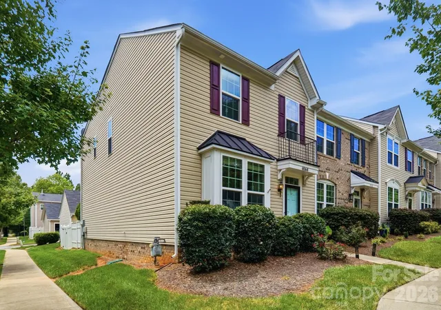 Photo 3 of Townhouse for sale at 6564 Hasley Woods Dr, Huntersville, NC 28078 | MLS# 4410992 | Listing updated on 2026-09-26
