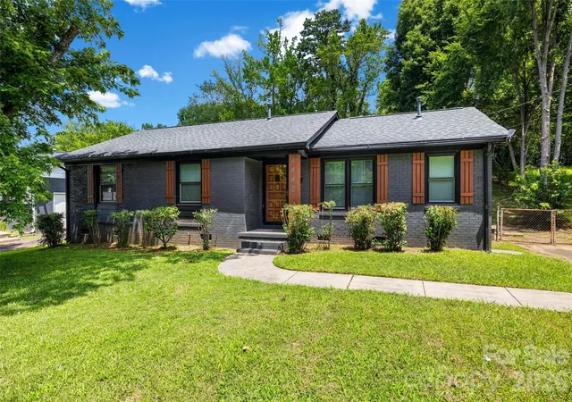 Photo 1 of Single family home for sale at 4448 Ridge Valley Dr, Charlotte, NC 28208 | MLS# 4410997 | Listing updated on 2026-10-24