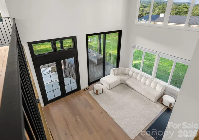Photo 1 of Single family home for sale at 52 Klimovych Rd, Hendersonville, NC 28792 | MLS# 4411004 | Listing updated on 2026-09-14