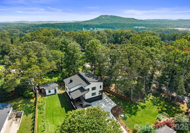 Photo 2 of Single family home for sale at 52 Klimovych Rd, Hendersonville, NC 28792 | MLS# 4411004 | Listing updated on 2026-10-05