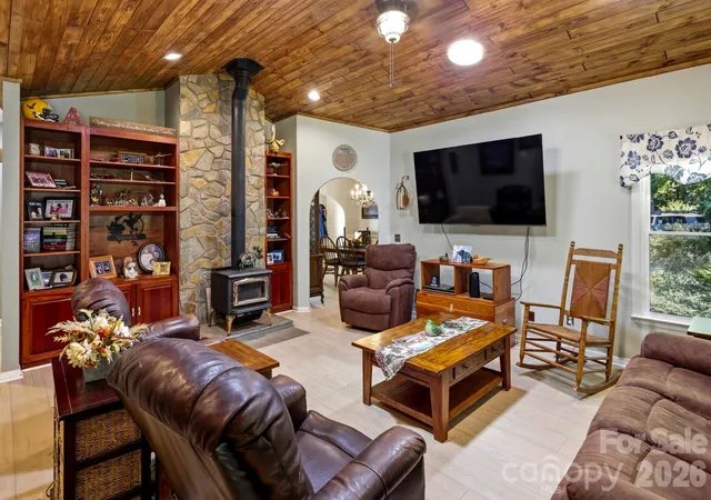 Photo 3 of Single family home for sale at 221 Willow Lakes Dr, Rutherfordton, NC 28139 | MLS# 4411005 | Listing updated on 2026-10-10
