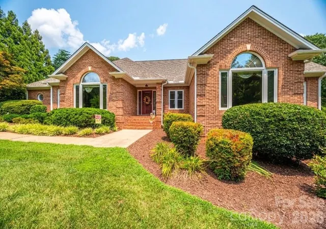 Photo 2 of Single family home for sale at 5023 Samuel Pinckney Dr, Belmont, NC 28012 | MLS# 4411025 | Listing updated on 2026-10-01