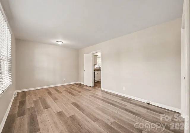4th image of 6915 Idlewild Rd, Charlotte, NC 28212 | MLS# 4411027