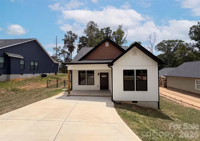 1st image of 490 E 22nd St, Kannapolis, NC 28083 | MLS# 4411033