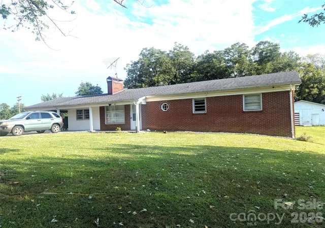 Single family home for sale at 605 Lincoln Ln, Lenoir, NC 28645 | MLS# 4411038 | Listing updated on 2026-09-05